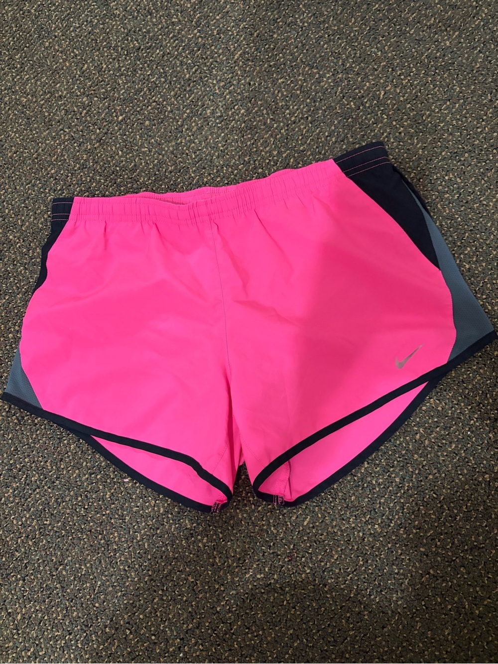 Nike Dri-FIT Hot Pink Running Shorts Women’s Small Athletic Workout - Picture 1 of 2